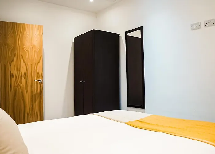 Somerville Apartment London Heathrow